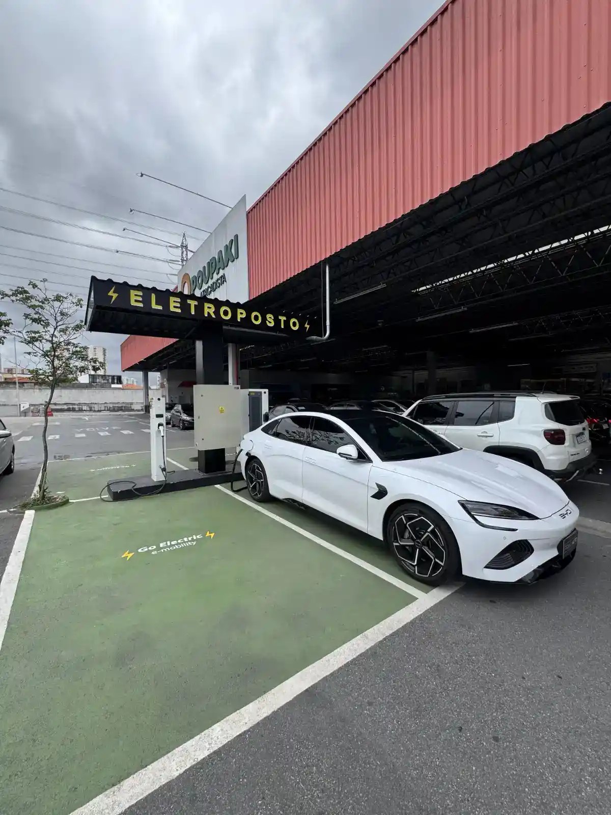 Novo Eletroposto Go Electric no Poupaki Guarulhos oferece mais conveniência para quem dirige veículos elétricos 2